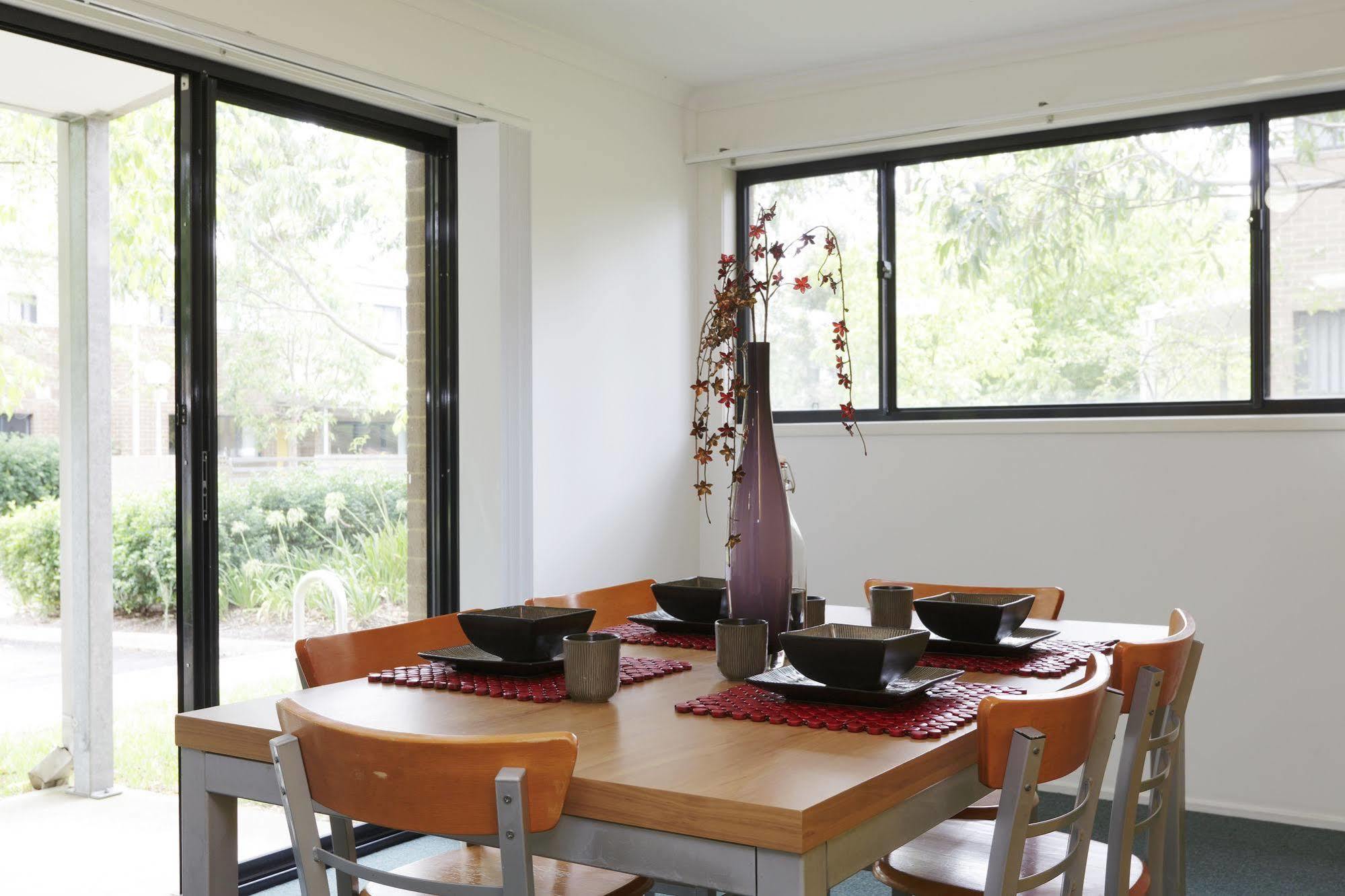 Macquarie University Village Sydney Buitenkant foto